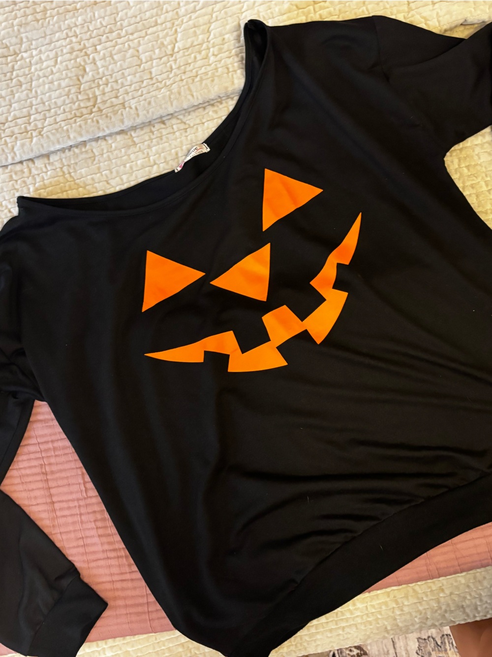 Women’s Halloween Pumpkin off the shoulder pullover